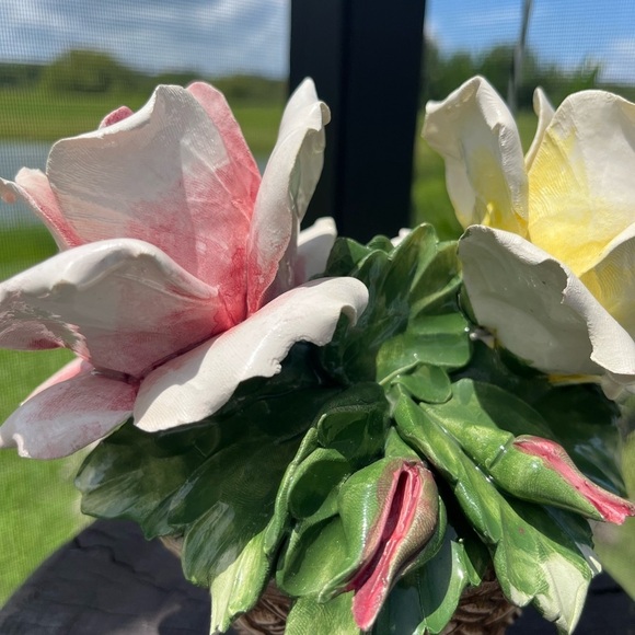 Capodimonte Porcelain Flower Rose Bouquet Basket Centerpiece Vintage - Picture 12 of 17